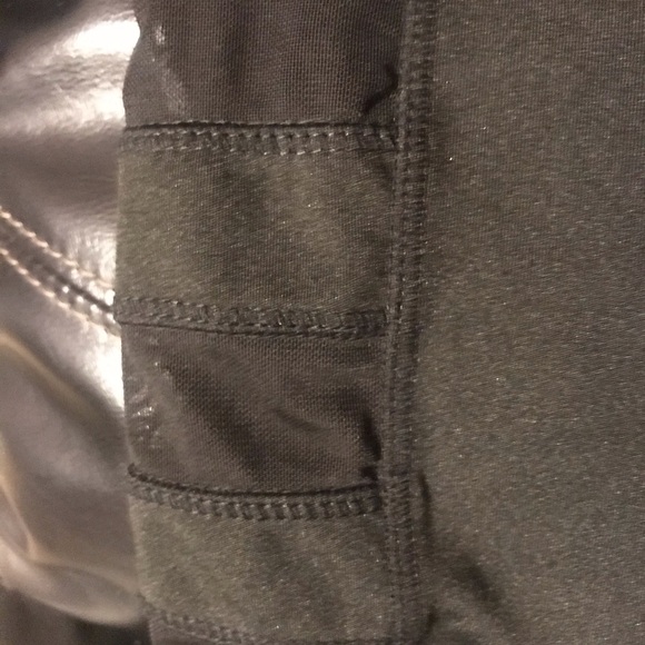 Mesh Cutout Leggings with Mesh Pockets - Picture 2 of 3